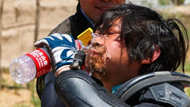 澳洲幸运10-张雪机车夺冠刷屏之后：为什么让人热血沸腾，也值得冷静看懂|世界超级摩托车锦标赛|波尔蒂芒赛道|摩托|摩托车|赛道_新浪体育_新浪新闻